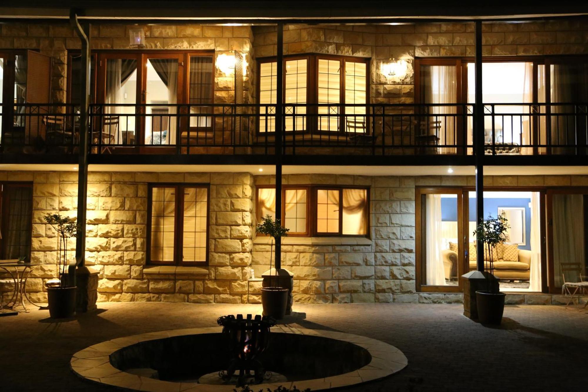 Mt Horeb Manor Кларенс Екстериор снимка