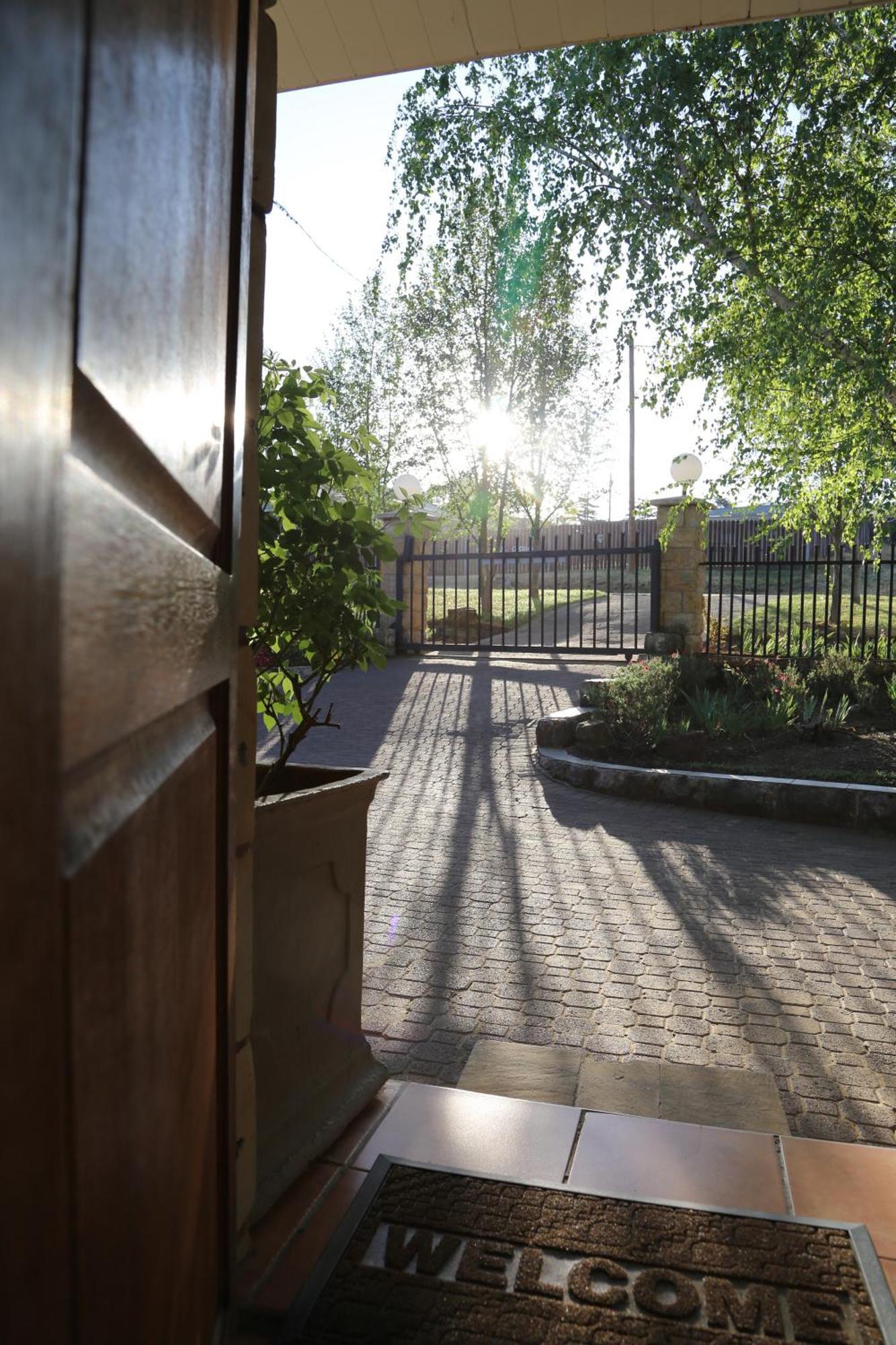 Mt Horeb Manor Кларенс Екстериор снимка